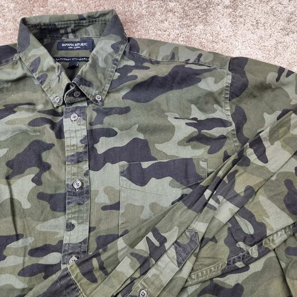 Banana Republic Luxe Flannel Camo Shirt Mens XL Untucked Standard Fit Green